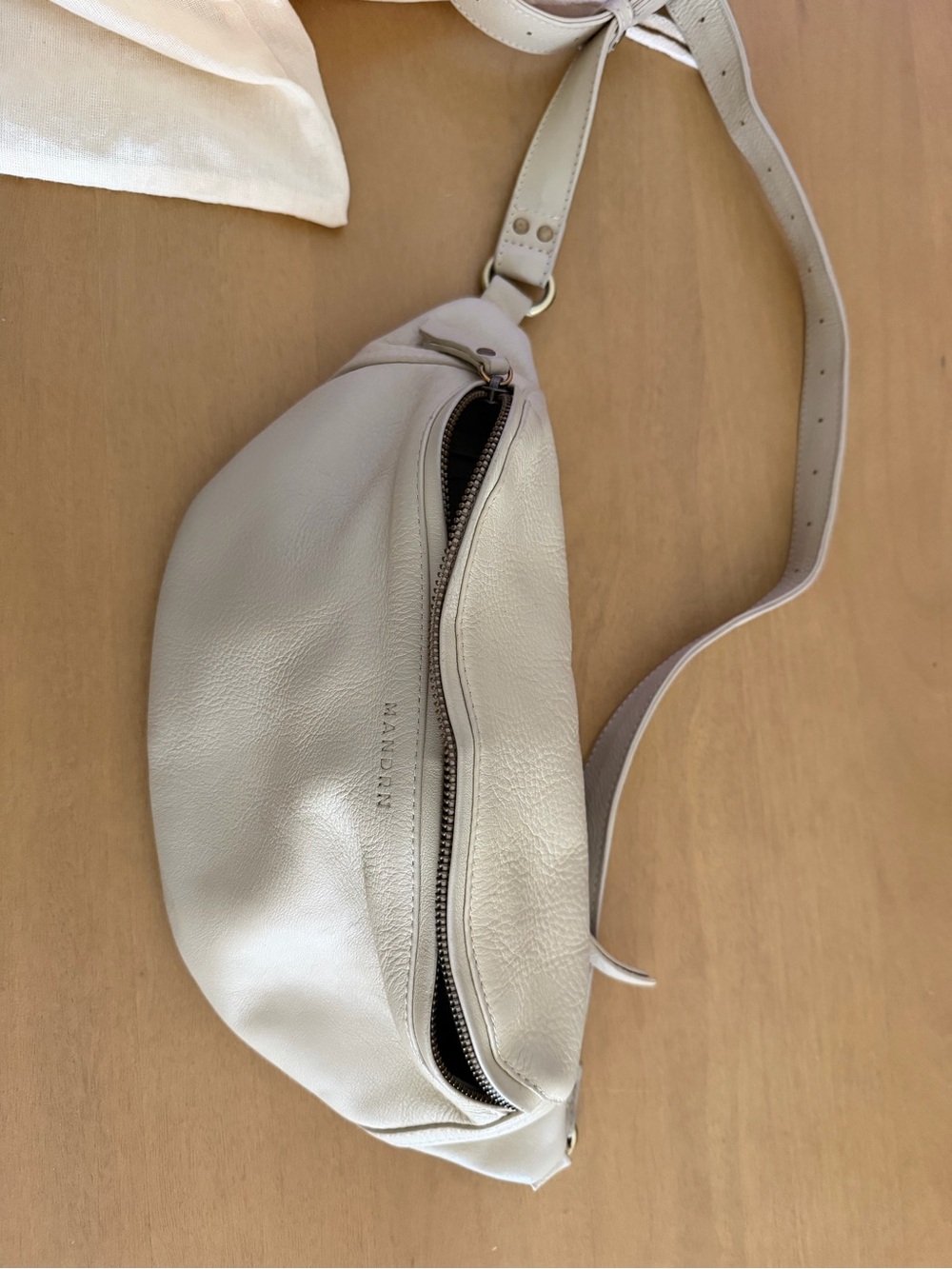 Mandrn Cream Leather Crossbody Belt Bag